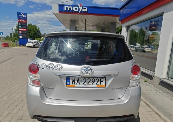 Toyota Verso cena 17900 przebieg: 134940, rok produkcji 2015 z Karczew małe 137